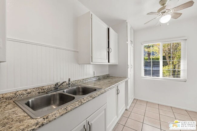 Building Photo - 1674 Vía Salida