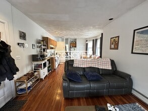 Building Photo - 58 Mansfield St