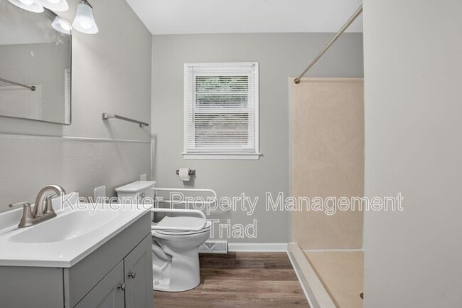 Building Photo - 300 Martingale Dr