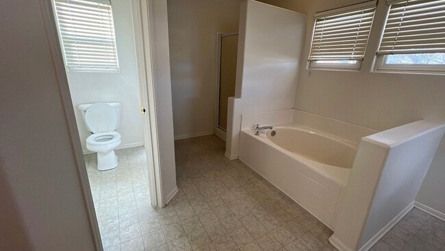 Building Photo - (APPLICATION PENDING) West Lancaster Home