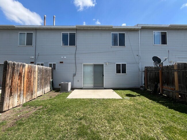 Building Photo - Stevens Land Company Townhome