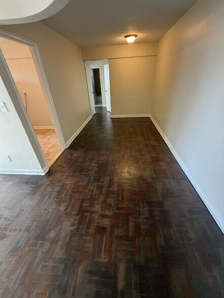 Building Photo - 103 Chancellor Ave