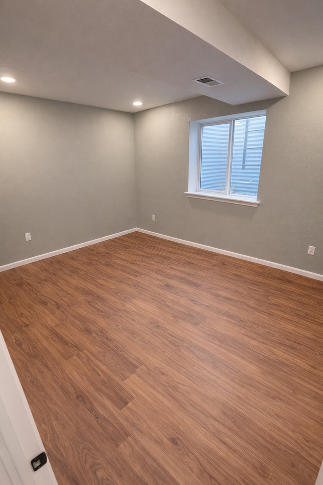 Building Photo - 18624 E 8th Ave