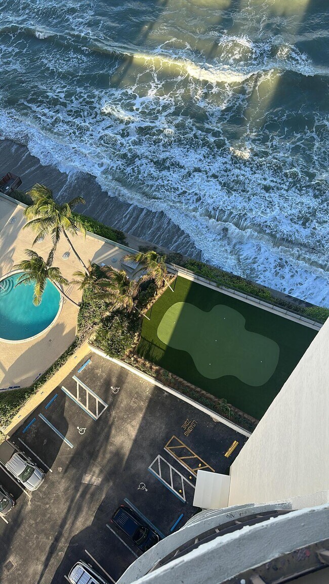 Building Photo - 5420 N Ocean Dr