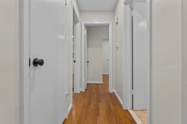 Building Photo - 549 Claymont Dr