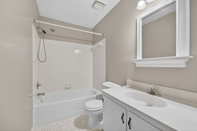 Building Photo - 1625 S Barton St