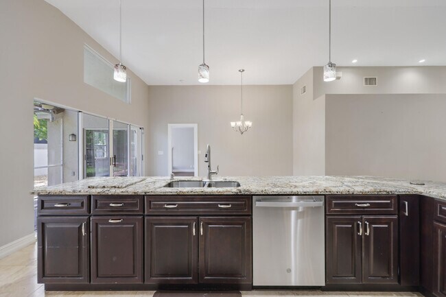 Building Photo - 7546 Ironbridge Cir