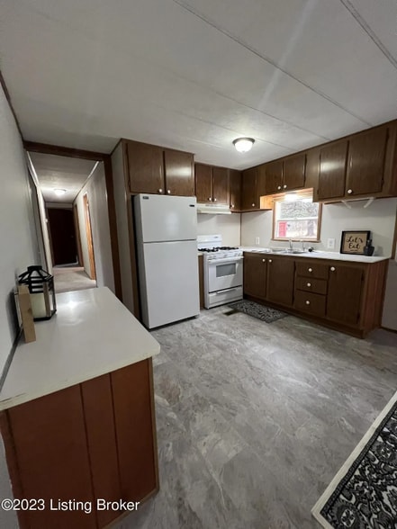 Building Photo - 740 Chandler Ave