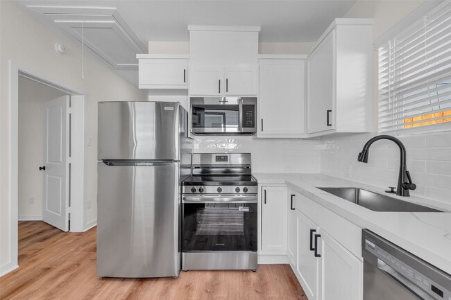 Building Photo - 3441 McGowen St