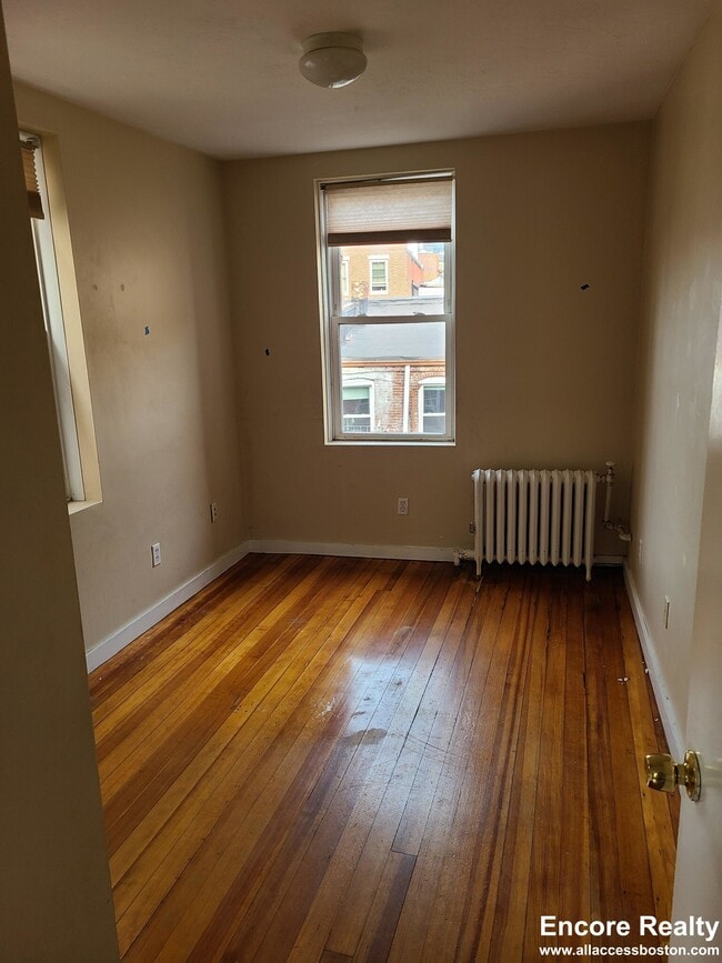 Building Photo - 224 Hanover St