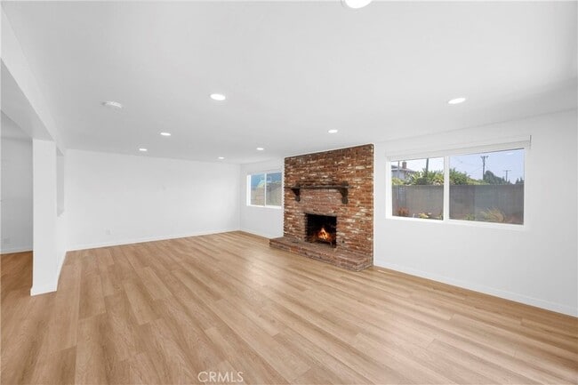 Building Photo - 4382 Marion Ave