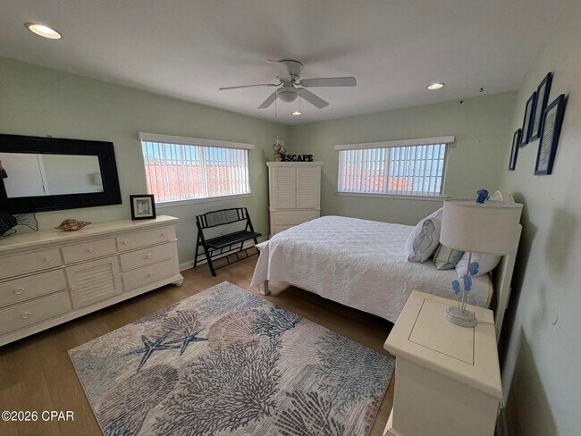 Building Photo - 2100 W Beach Dr