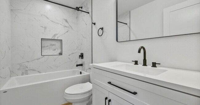 Building Photo - Remodeled 5BR Vintage Gem in Prime West Seattle