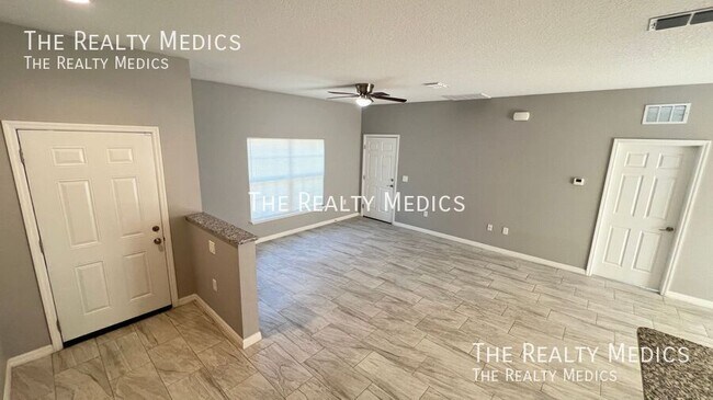 Building Photo - 1750 Loquat Ct NW