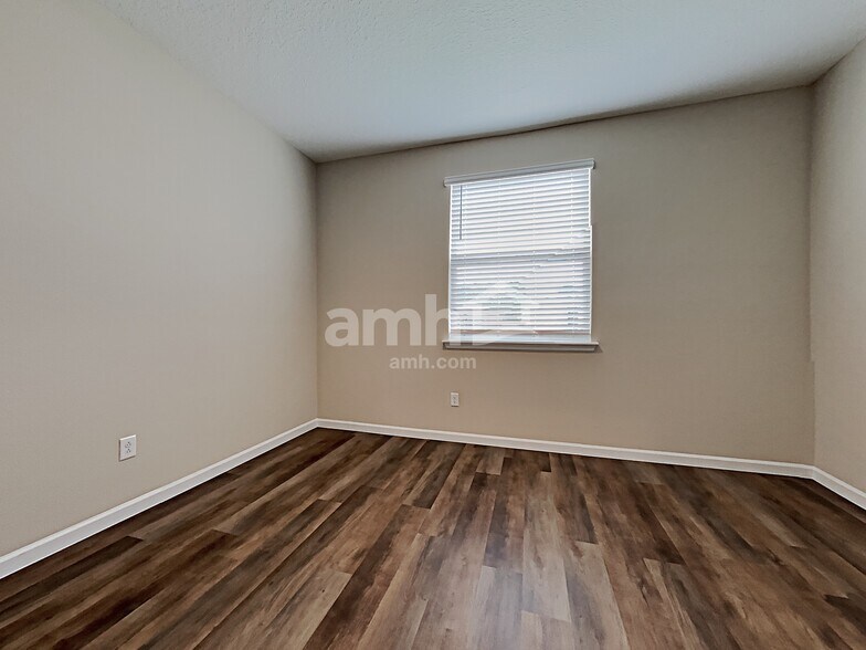 Building Photo - 143 Edge Park Trl