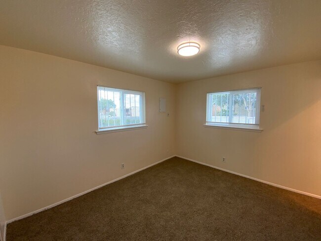 Building Photo - 4 Bedroom Single Story Home Available Near Tramway Blvd NE & Lomas Blvd NE!