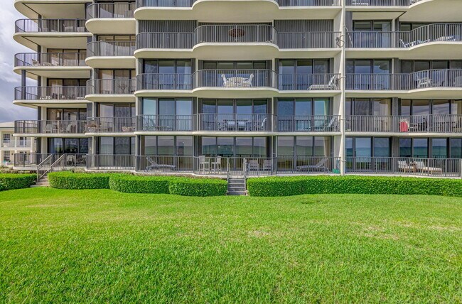Building Photo - 400 S Beach Rd