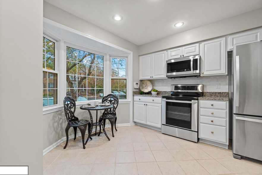 Building Photo - 6141 Summer Park Ln