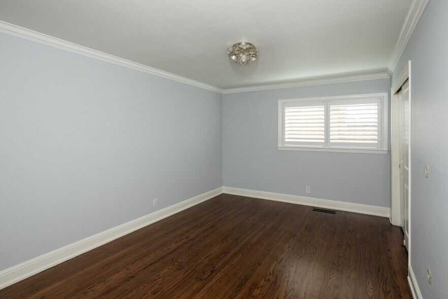 Building Photo - 3511 Hillcrest Dr