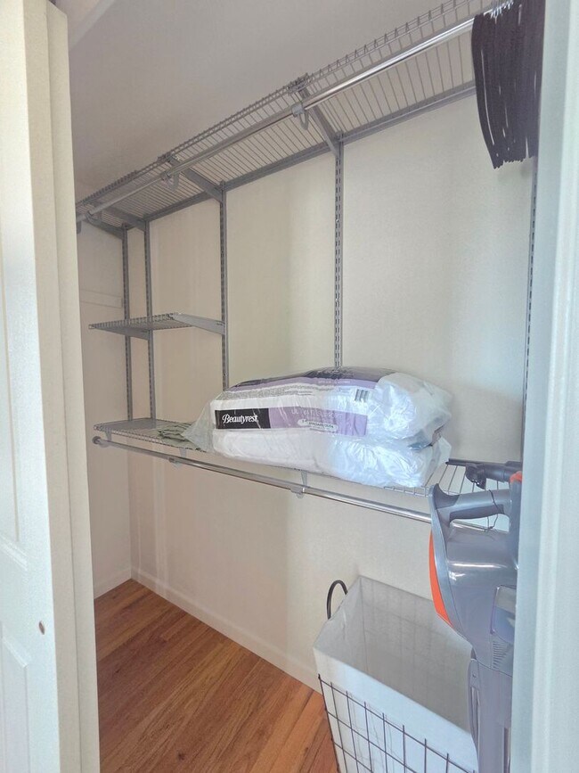 Building Photo - $1,950 - 2 Bed / 1 Bath Fully Furnished Condo in Secure Building in Rockwood/Manito Neighborhood