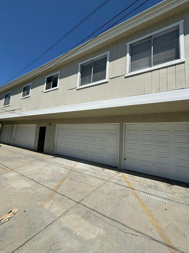 Building Photo - 7620 Newlin Ave
