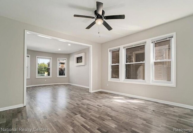 Building Photo - 1045 Casgrain St