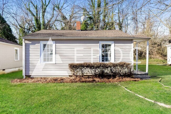 Building Photo - 909 Grant St