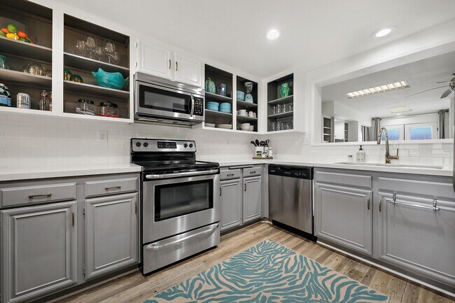 Building Photo - 27 Cll Encinitas