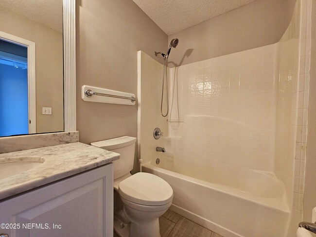 Building Photo - 3135 Ash Harbor Dr E