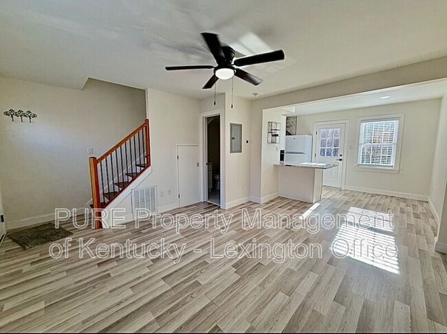 Building Photo - 305 Lake St