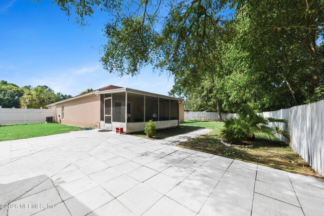 Building Photo - 2656 Lantana Lakes Dr E