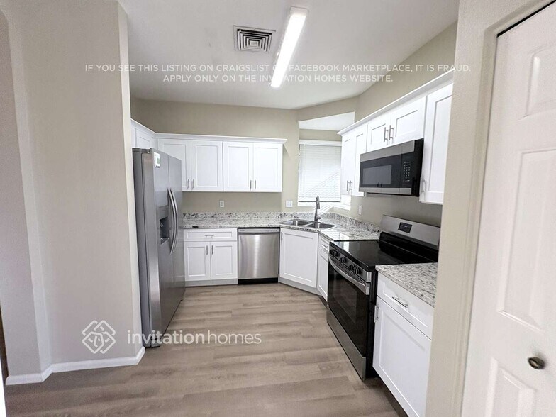 Building Photo - 222 N Heritage Dr