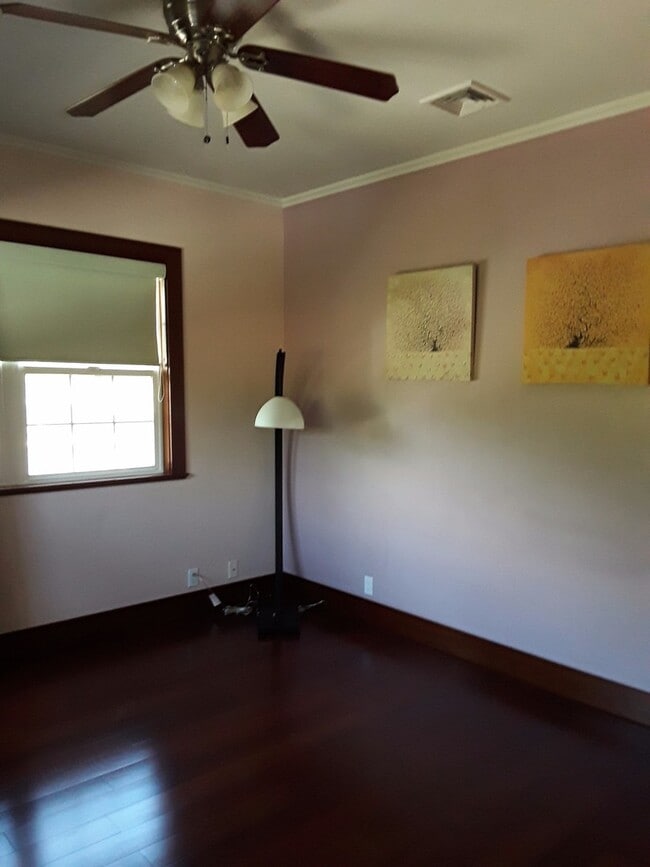 Building Photo - Large home in Lahaina for rent