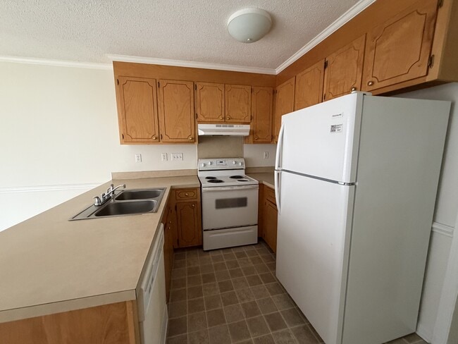 Building Photo - 3811 Sterling Pointe Dr