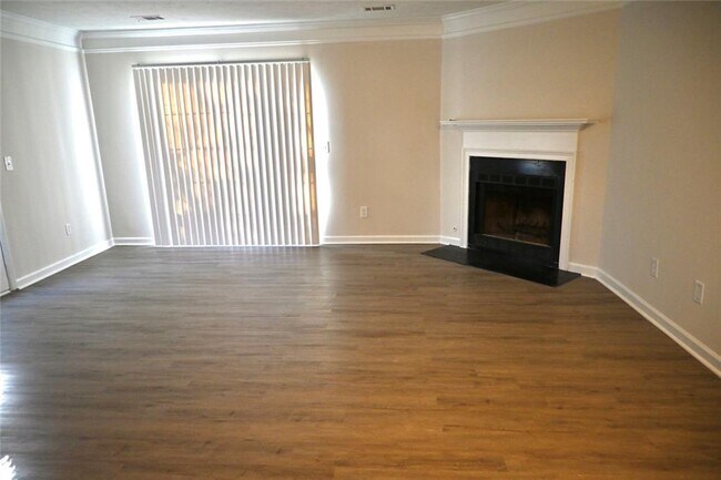 Building Photo - 1851 Grant Ct