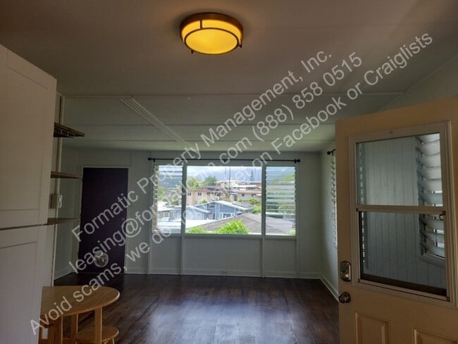 Building Photo - Charming 3-Bedroom Pet-Friendly Home with ...