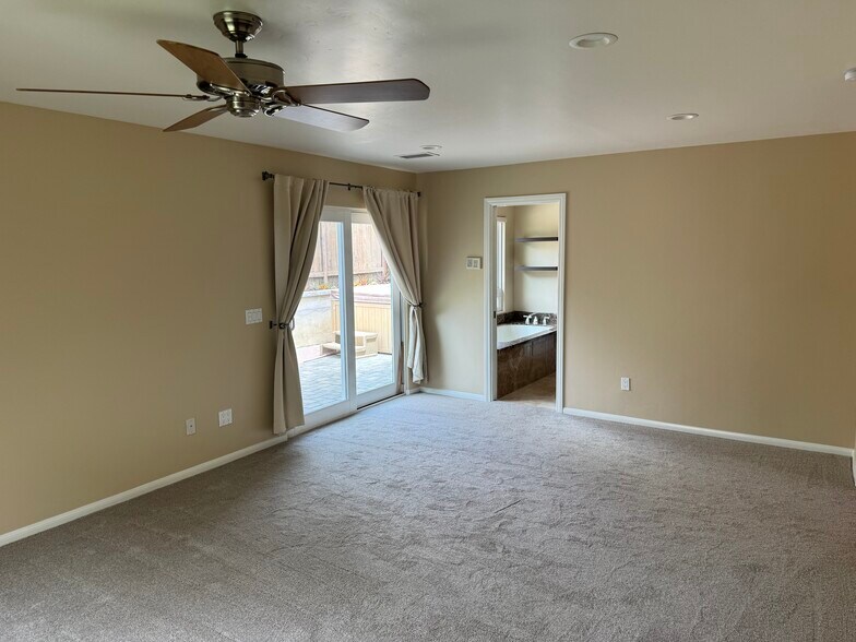 Building Photo - 1232 Saint Helene Ct