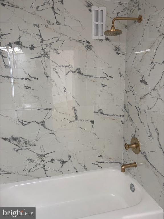 Building Photo - 3450 Toledo Terrace