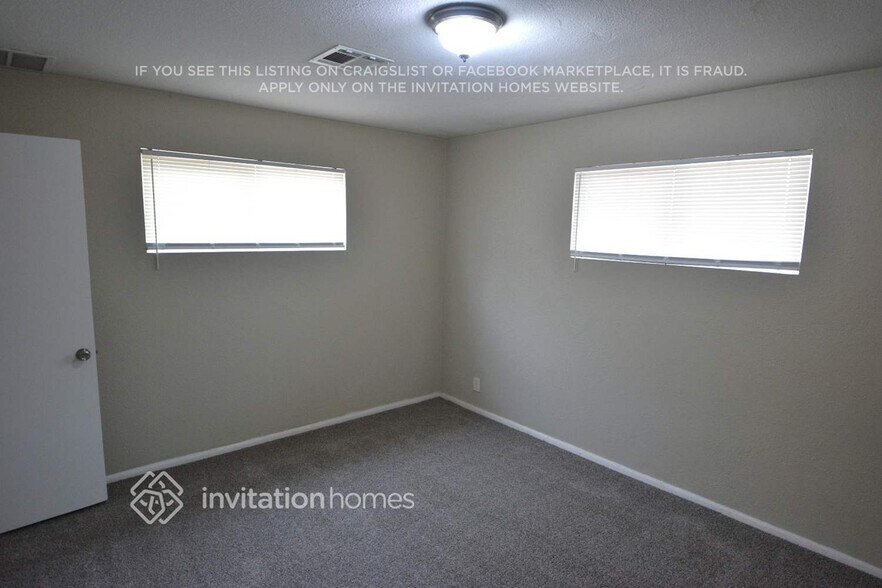 Building Photo - 4126 N Mitchell St