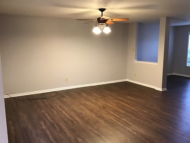 Building Photo - 647 Hickory Pine Dr