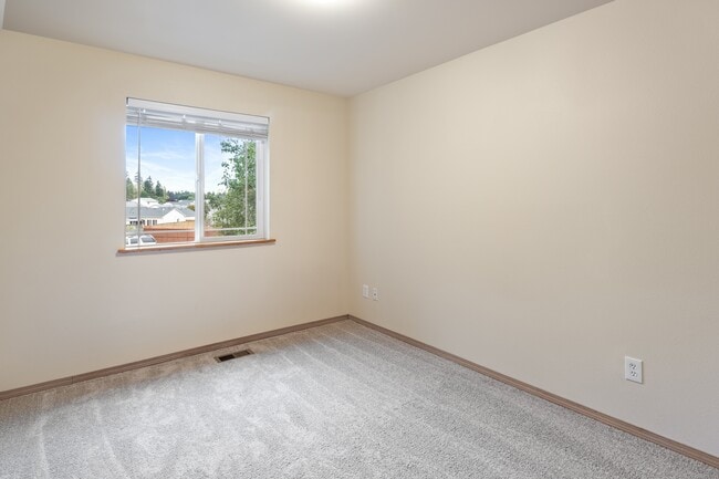 Building Photo - 19510 12th Ave Ct E