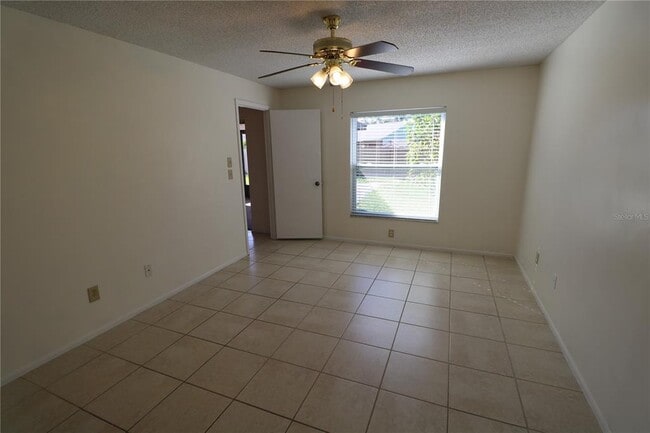 Building Photo - 5017 Oakshire Dr