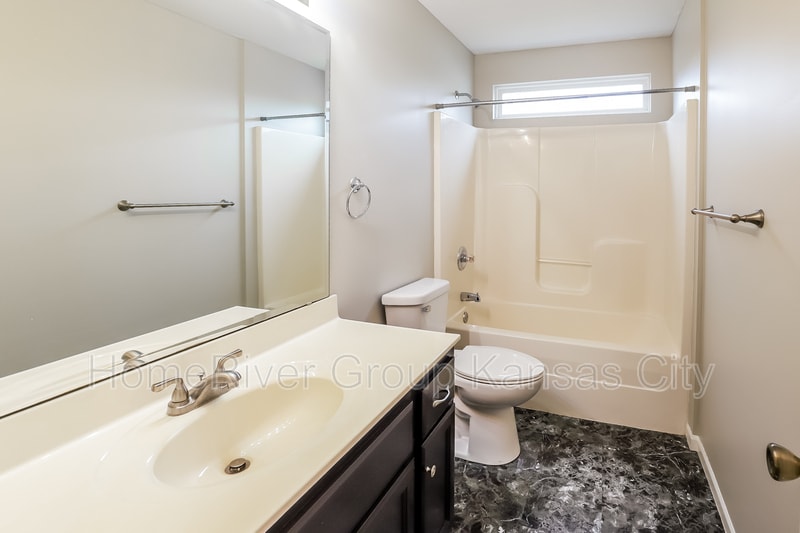 Building Photo - 3806 Lexington Ct