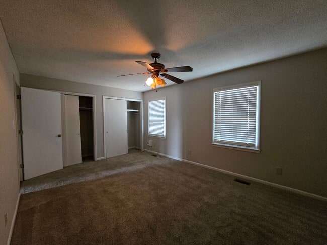 Building Photo - 622 Garfield Dr