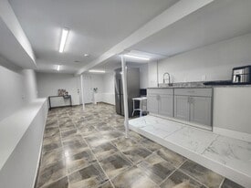 Building Photo - 6384 Lincolnia Rd