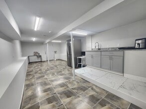 Building Photo - 6384 Lincolnia Rd