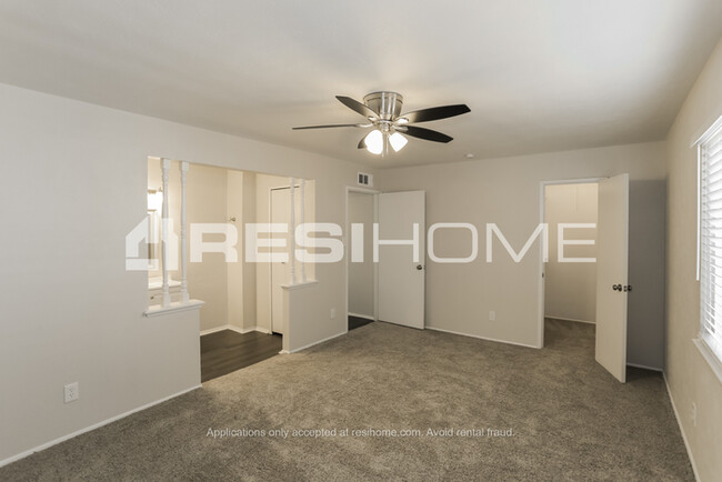 Building Photo - HOME FOR RENT!