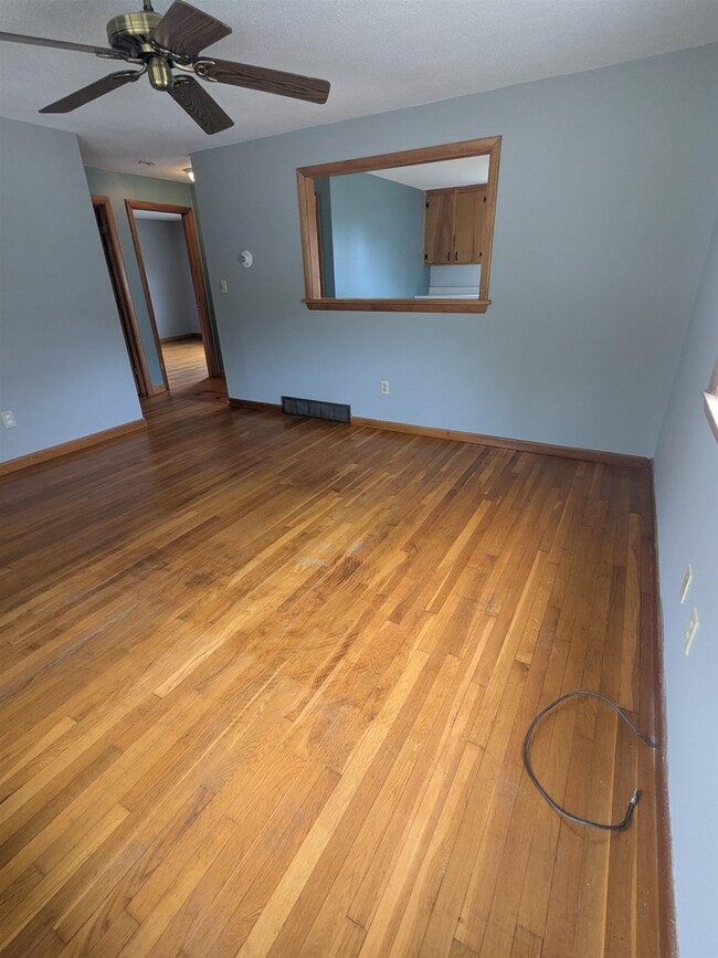 Building Photo - 117 Sherburne Rd