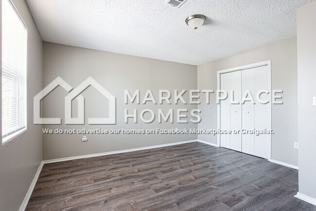 Building Photo - 3824 Cannon Dr