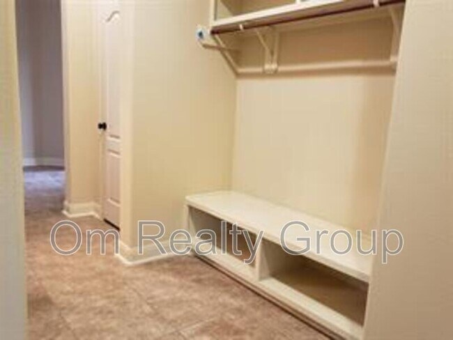 Building Photo - 5402 Valley Country Ln
